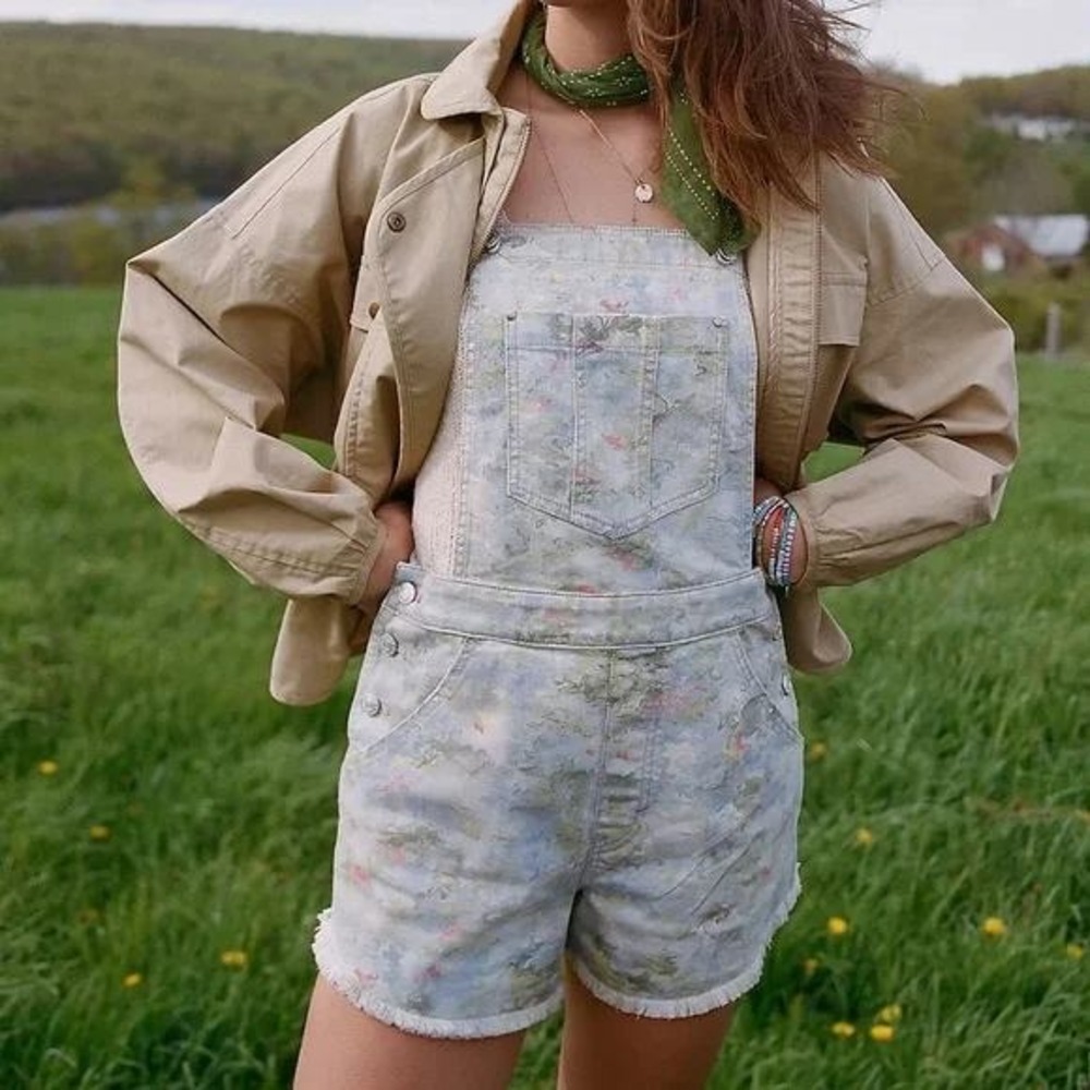 Anthropologie pilcro  denim shortalls abstract floral raw hem overall shorts 26 - Picture 8 of 8